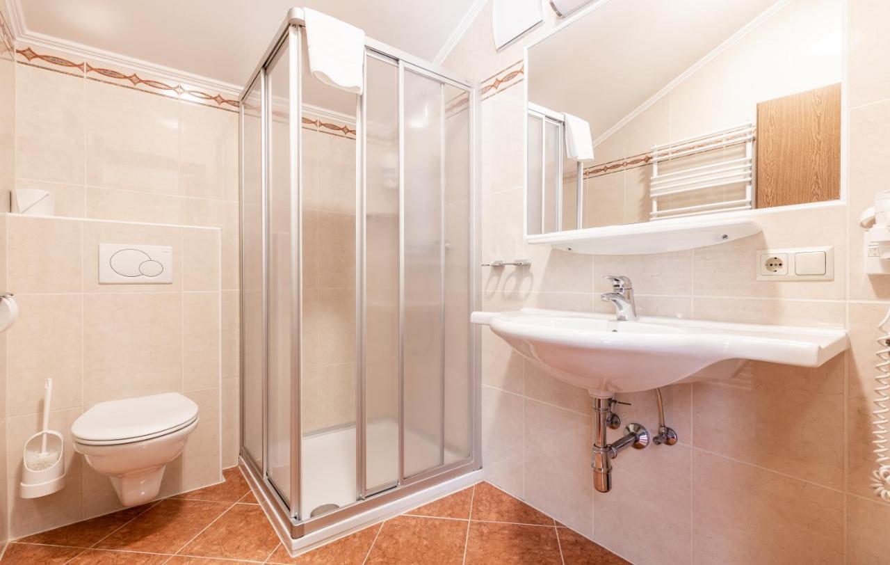 האוס Hotel Gasthof Stenitzer מראה חיצוני תמונה