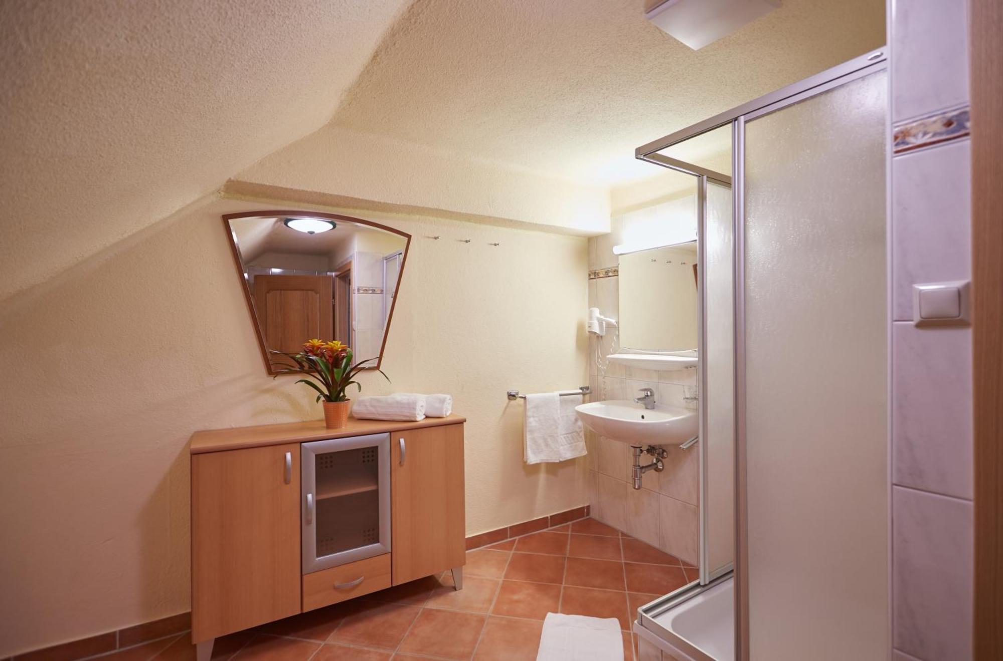 האוס Hotel Gasthof Stenitzer מראה חיצוני תמונה