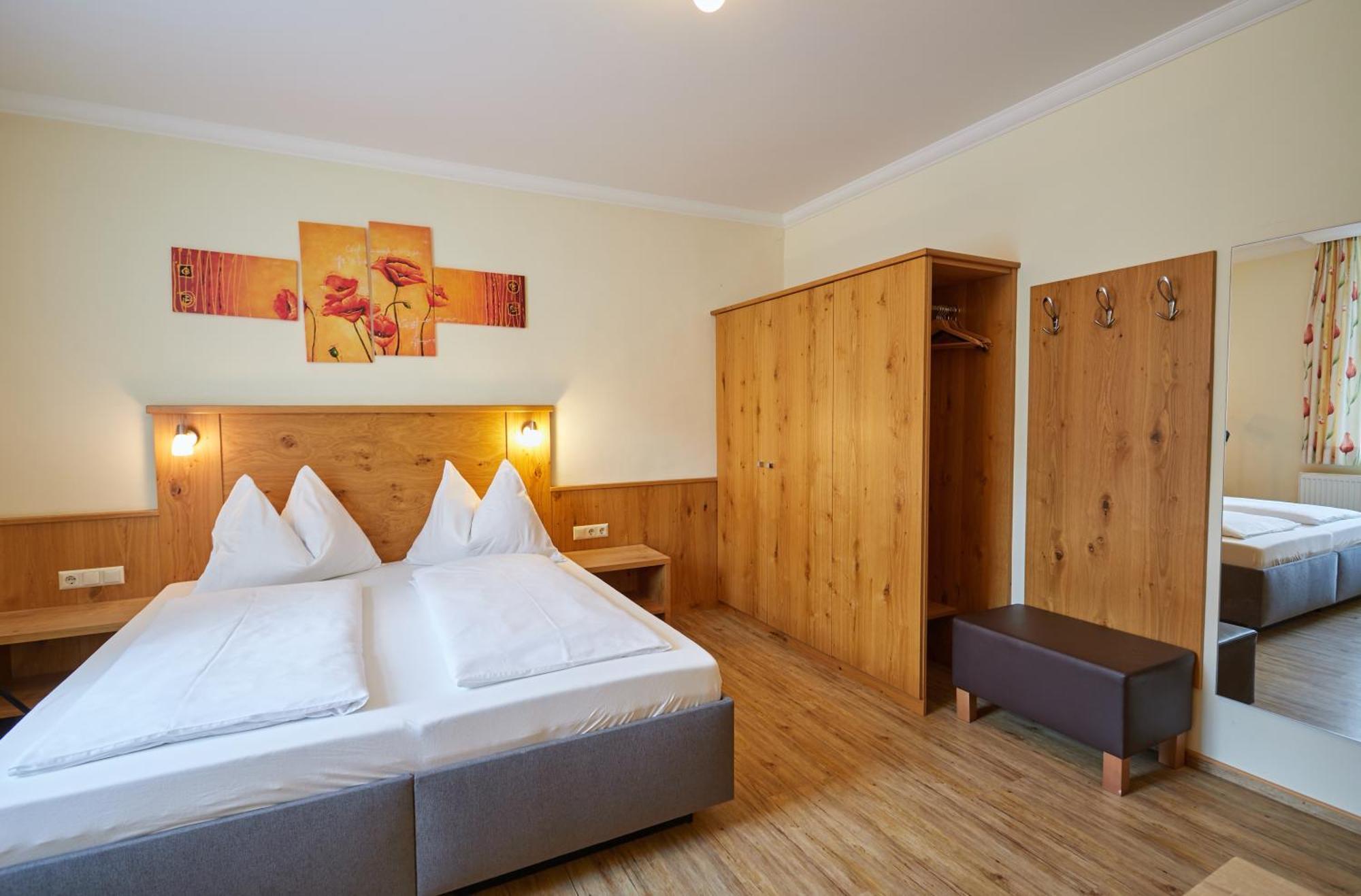 האוס Hotel Gasthof Stenitzer מראה חיצוני תמונה